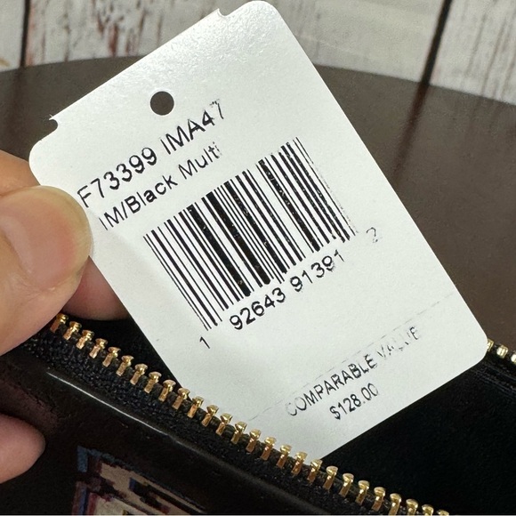 Coach “Pac-Man” “Game Over” limited edition Black Leather Wristlet - Picture 5 of 8